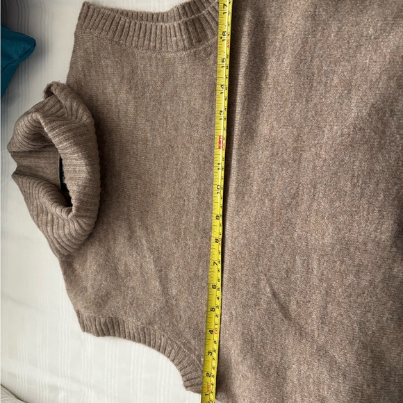 Set . If you get coat . Scarf is free. - Picture 11 of 14